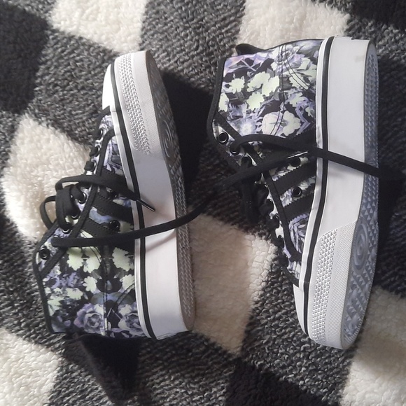 Adidas nizza platform sneakers size 8 , 6.5 UK worn once great condition - Picture 2 of 8